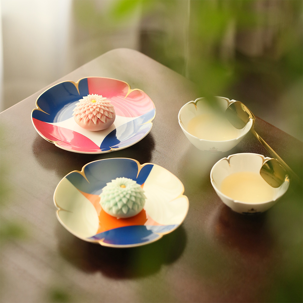 花靛葵口杯碟套组